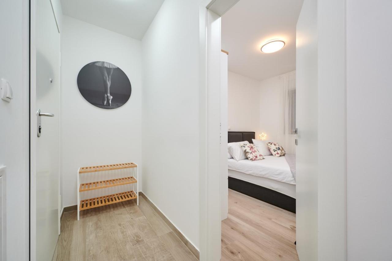 Zen Apartment *